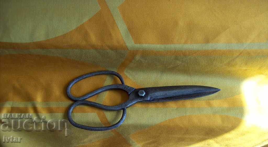Antique large forged scissors with price 19.00 BGN | € 9.71