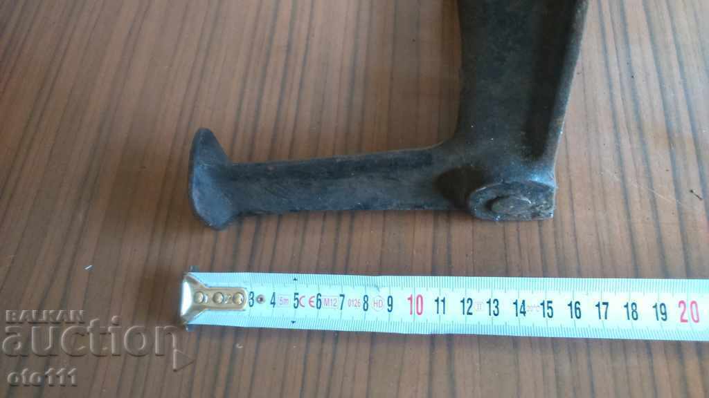 OLD COOKER'S ANvil with price 29.00 BGN | € 14.83 OLD COOKER'S ANvil with price 29.00 BGN | € 14.83