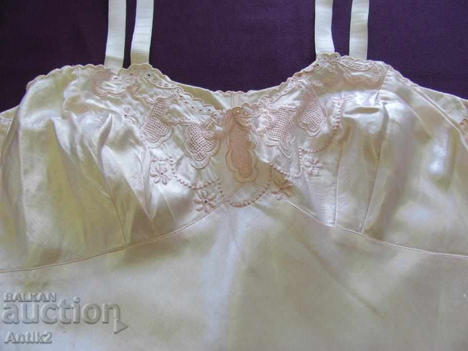 20 Ladies Jumpsuit, Satin nightgown and cut embroidery with price 100.00 BGN | € 51.13 20 Ladies Jumpsuit, Satin nightgown and cut embroidery with price 100.00 BGN | € 51.13