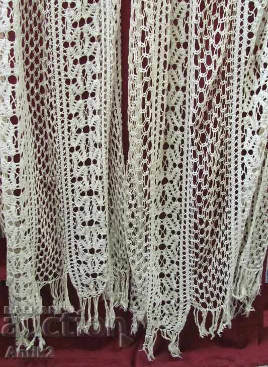 Auction 19th Century 2 pieces Hand Knitted Curtains Auction 19th Century 2 pieces Hand Knitted Curtains