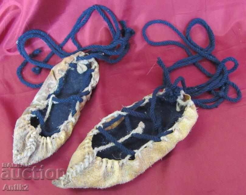 19ο Αιώνα Γνήσια Παπούτσια Λαϊκής Τέχνης Baby Tservuli