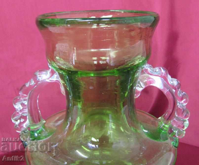 Delivery of Old Crystal Glass Solid Vase Delivery of Old Crystal Glass Solid Vase