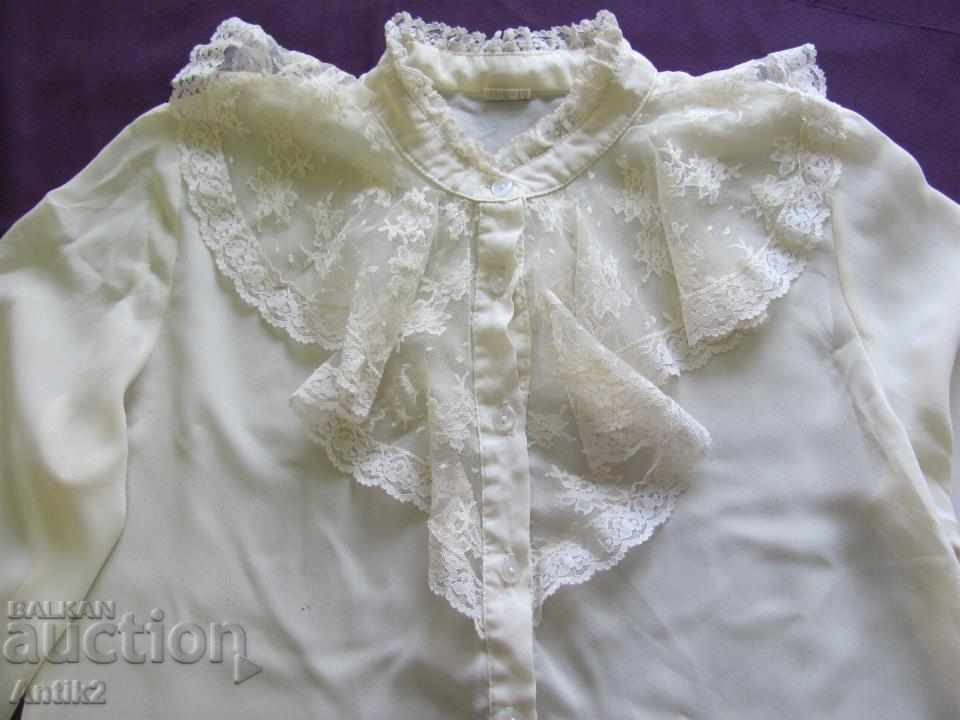 80s Silk Ladies Shirt with Lace with price 60.00 BGN | € 30.68 80s Silk Ladies Shirt with Lace with price 60.00 BGN | € 30.68