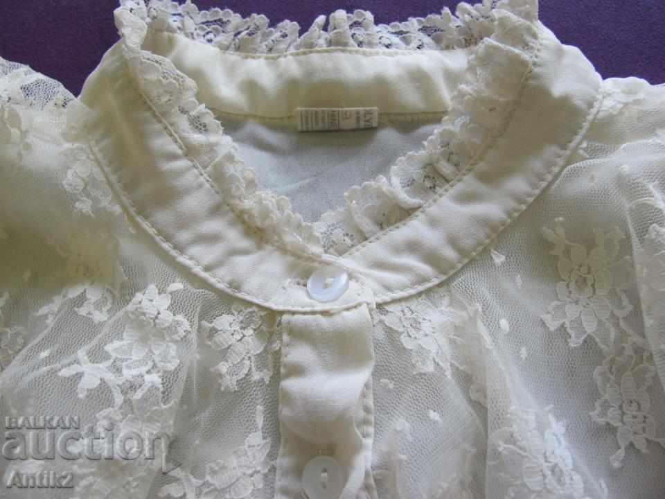 Auction 80s Silk Ladies Shirt with Lace Auction 80s Silk Ladies Shirt with Lace