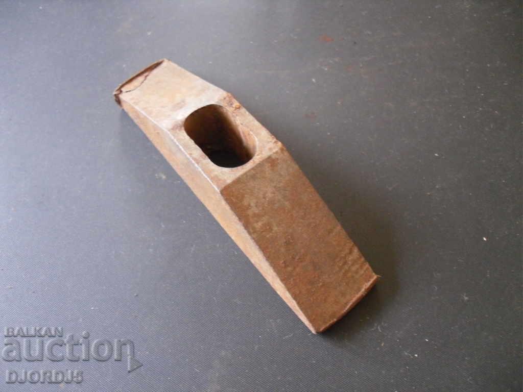 An old craft hammer with price 3.00 BGN | € 1.53 An old craft hammer with price 3.00 BGN | € 1.53