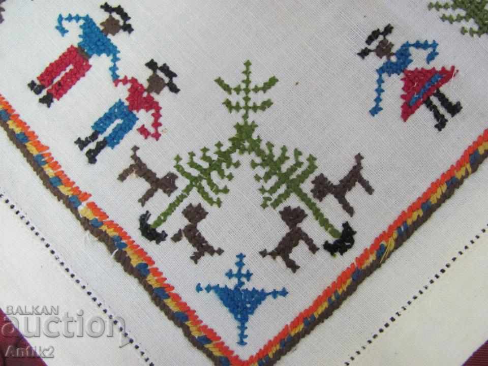 Auction Old 2 Piece Carriages, Handmade Embroidered Tablecloths Auction Old 2 Piece Carriages, Handmade Embroidered Tablecloths