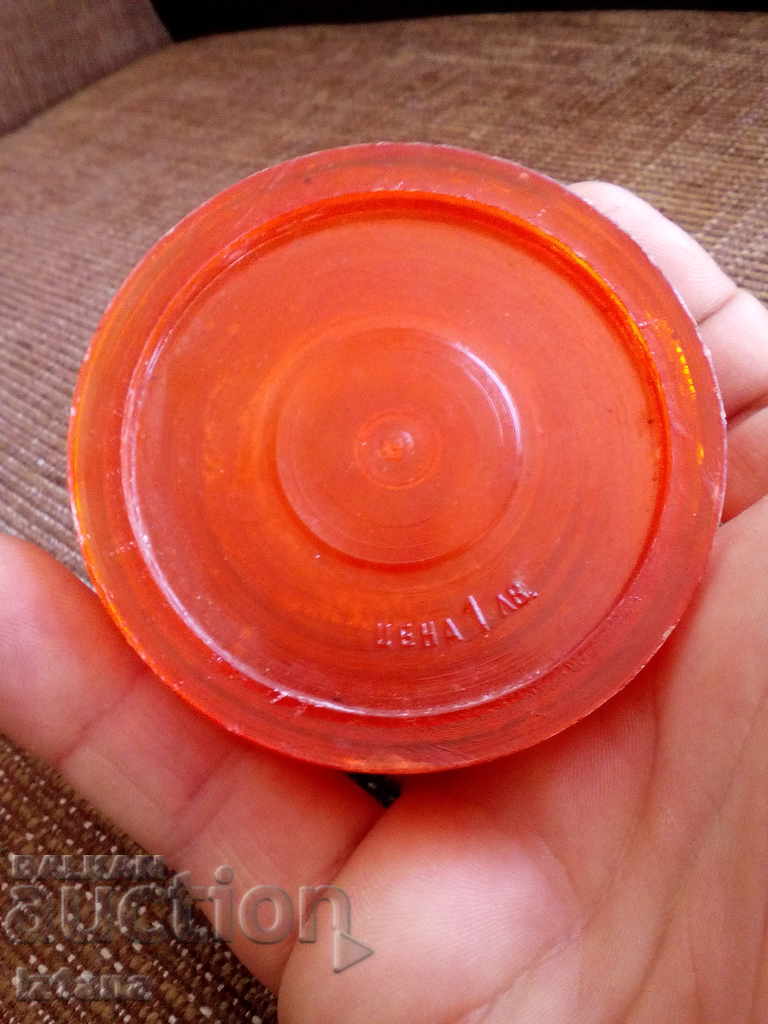 Delivery of An old folding glass