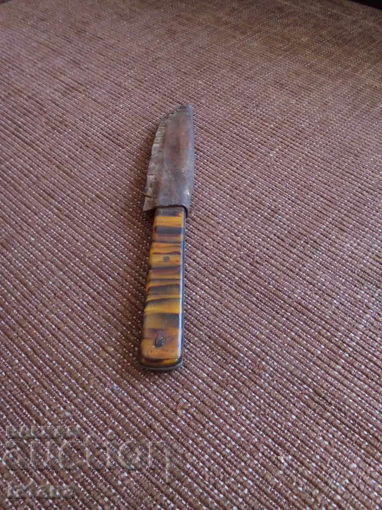 An old knife, a knife, a knife with price 20.00 BGN | € 10.23 An old knife, a knife, a knife with price 20.00 BGN | € 10.23