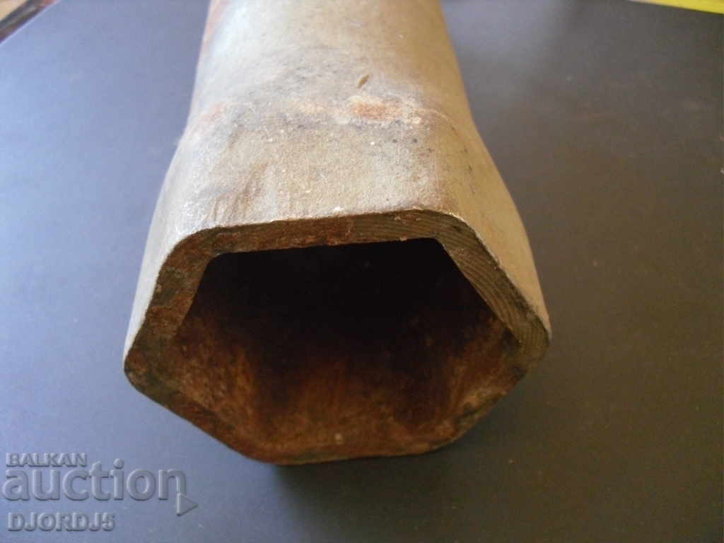 Vechi hexagram cheie mare cu preț 4.00 BGN | € 2.05 Vechi hexagram cheie mare cu preț 4.00 BGN | € 2.05