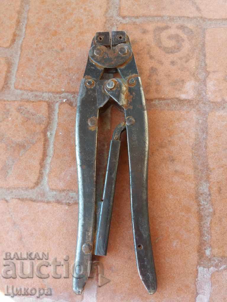 OLD AMERICAN Pincers USA MILITARY?