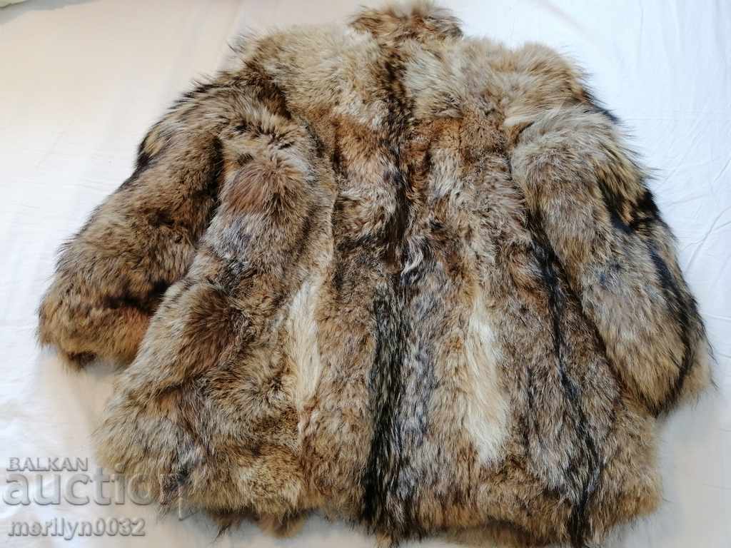 Auction Fox fur coat. Luxury category. Rare quality Auction Fox fur coat. Luxury category. Rare quality