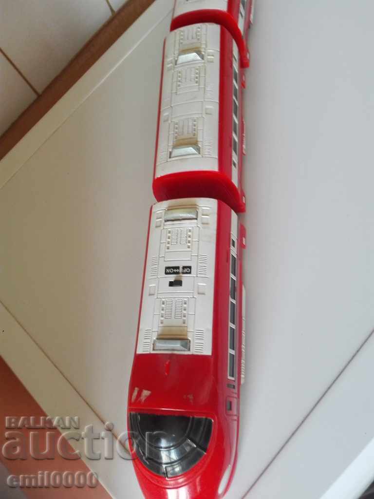 Auction Plastic train. Auction Plastic train.