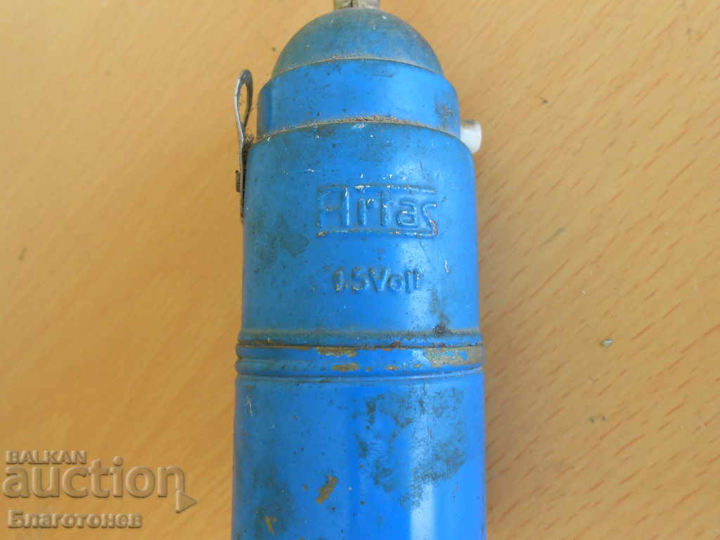 An old torch with price 35.00 BGN | € 17.90 An old torch with price 35.00 BGN | € 17.90