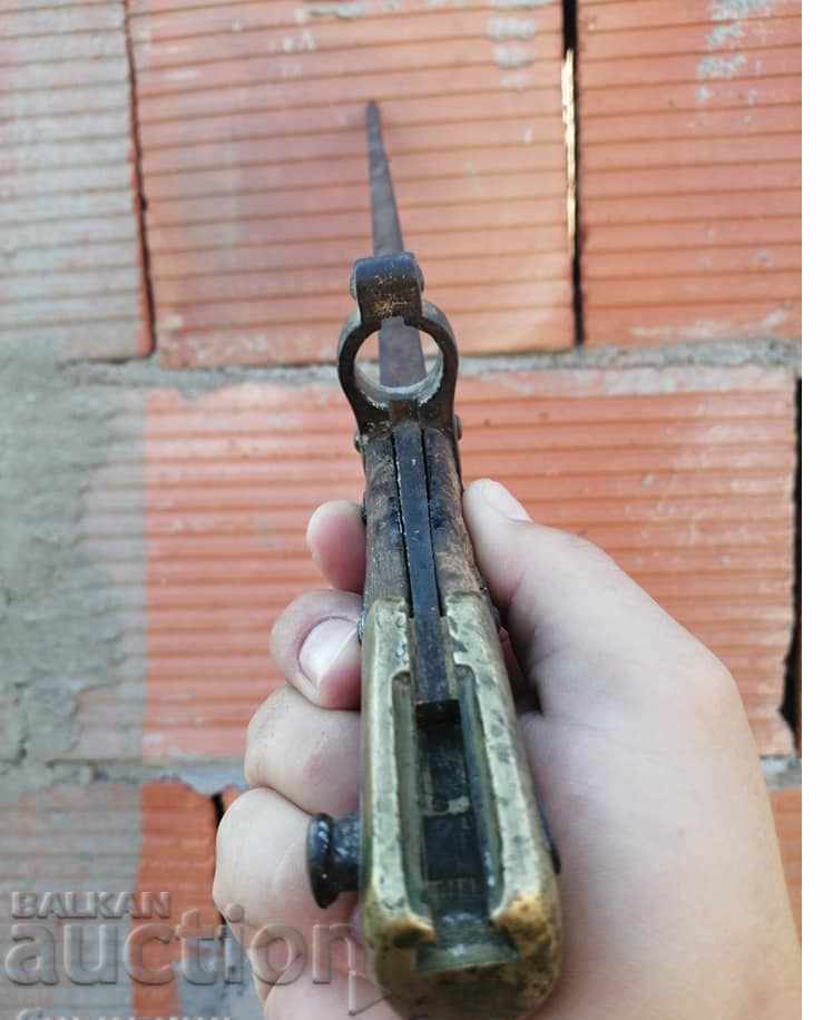 Rare bayonet sabre dagger bayonet with price 185.00 BGN | € 94.59 Rare bayonet sabre dagger bayonet with price 185.00 BGN | € 94.59