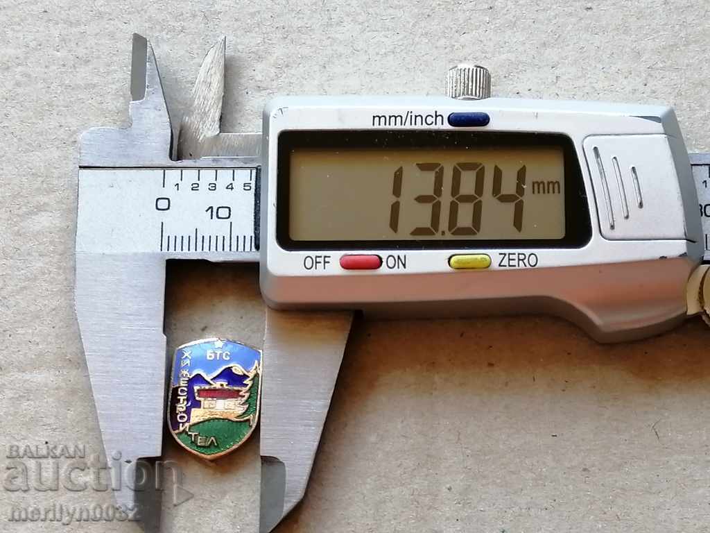 Auction Chest Badge Medal Badge Badge Auction Chest Badge Medal Badge Badge