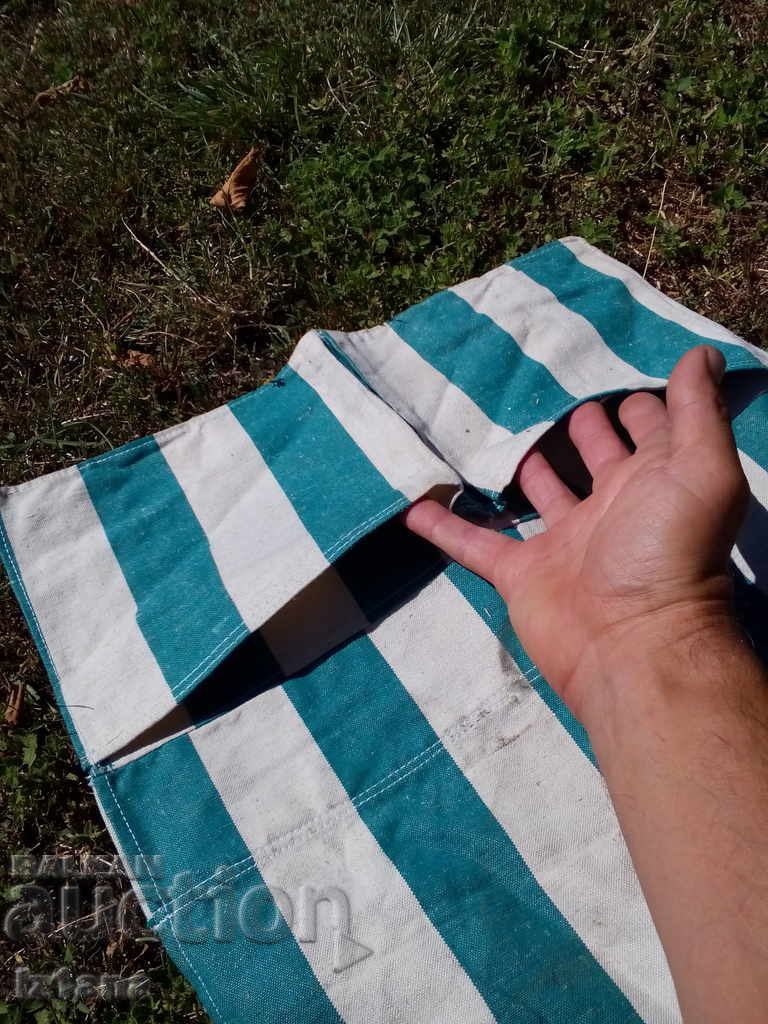 Auction An old case, a case Auction An old case, a case