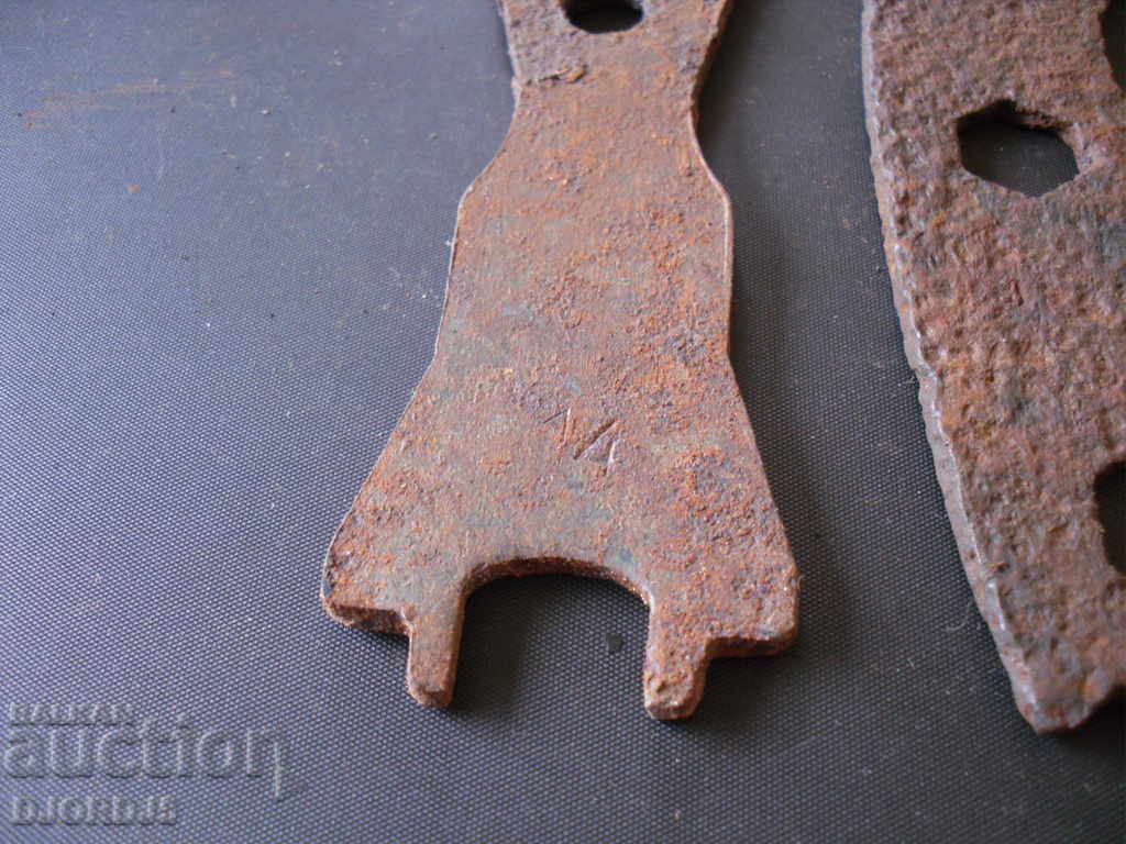 Old bicycle switches with price 2.00 BGN | € 1.02 Old bicycle switches with price 2.00 BGN | € 1.02