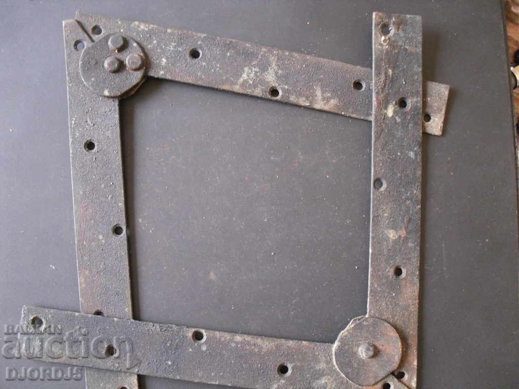 Auction  Old hinges for a wooden ladder