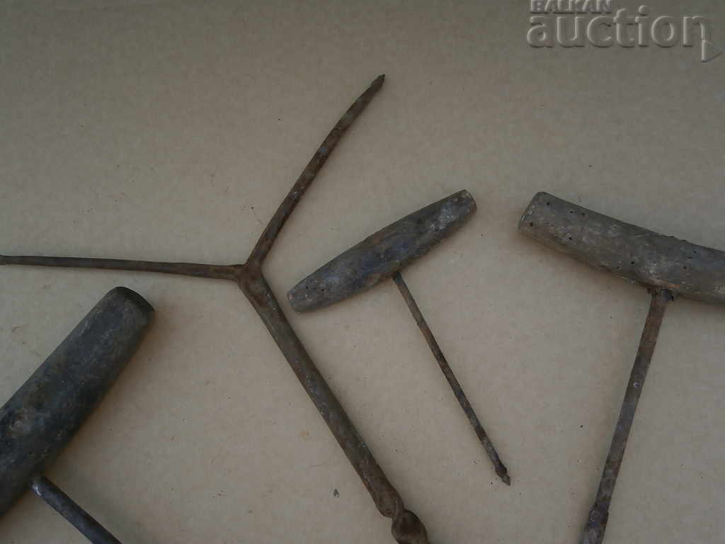 Auction antique primitive instruments lot Auction antique primitive instruments lot