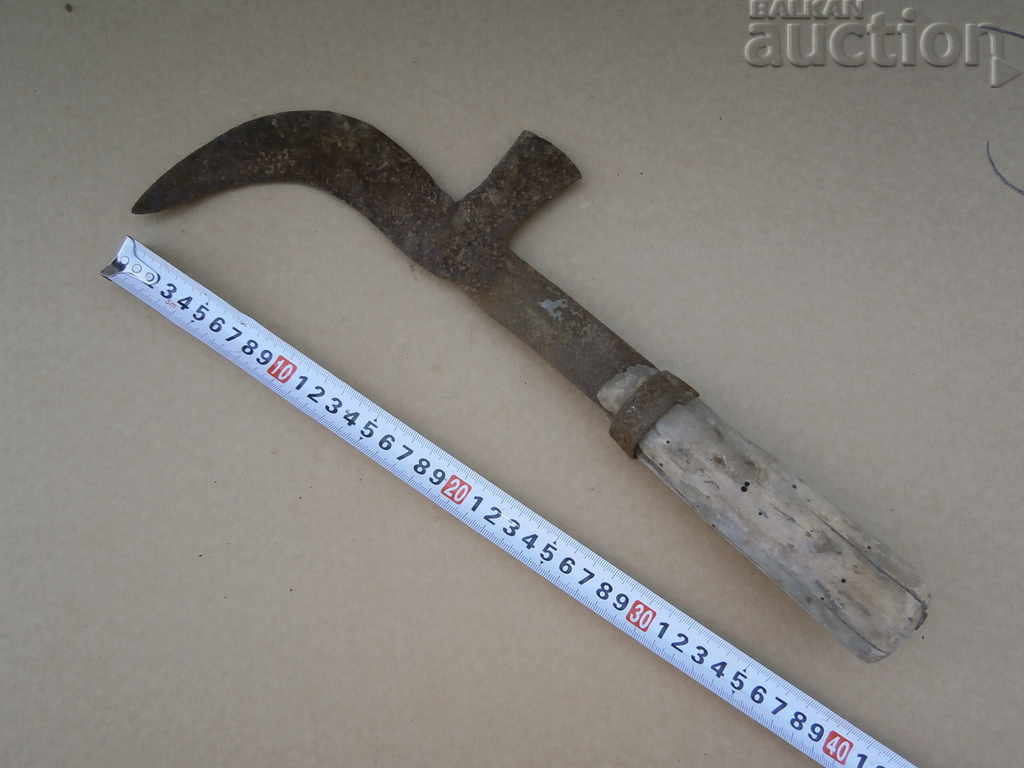 стар примитивен крив нож косер ръчно кован