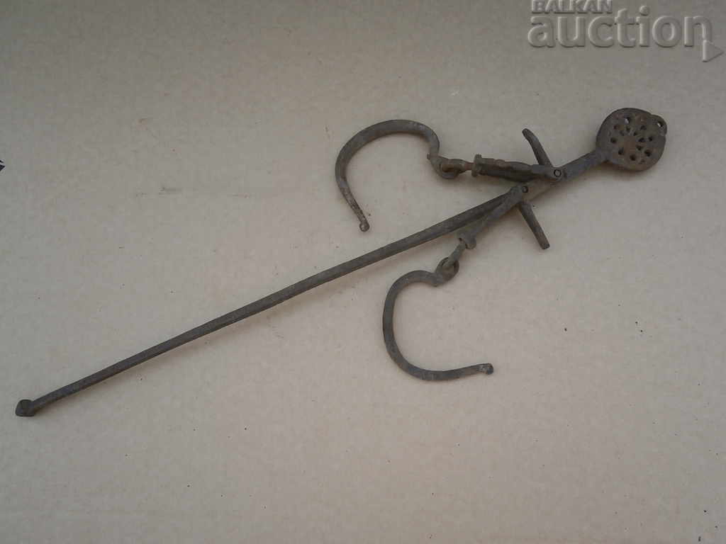 very old Ottoman scales with price 31.00 BGN | € 15.85
