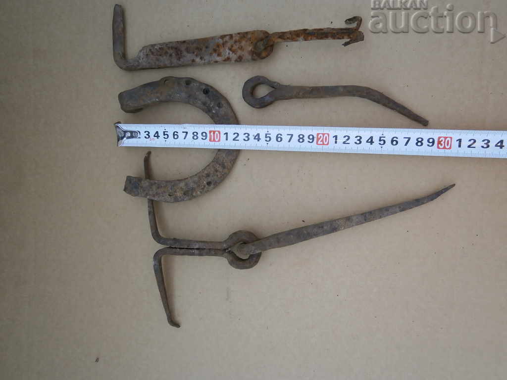 Auction old primitive forged iron lot horseshoe Auction old primitive forged iron lot horseshoe