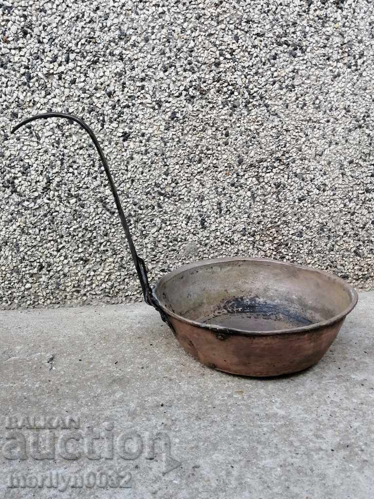 Delivery of Old copper pan, copper, tray, copper vessel Delivery of Old copper pan, copper, tray, copper vessel