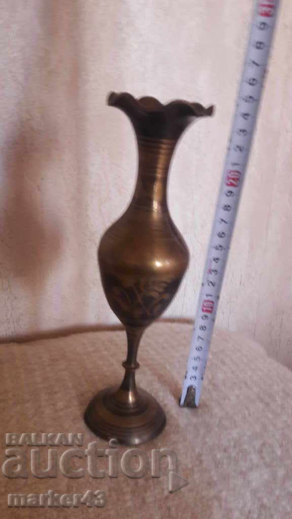 Vase with price 10.00 BGN | € 5.11 Vase with price 10.00 BGN | € 5.11