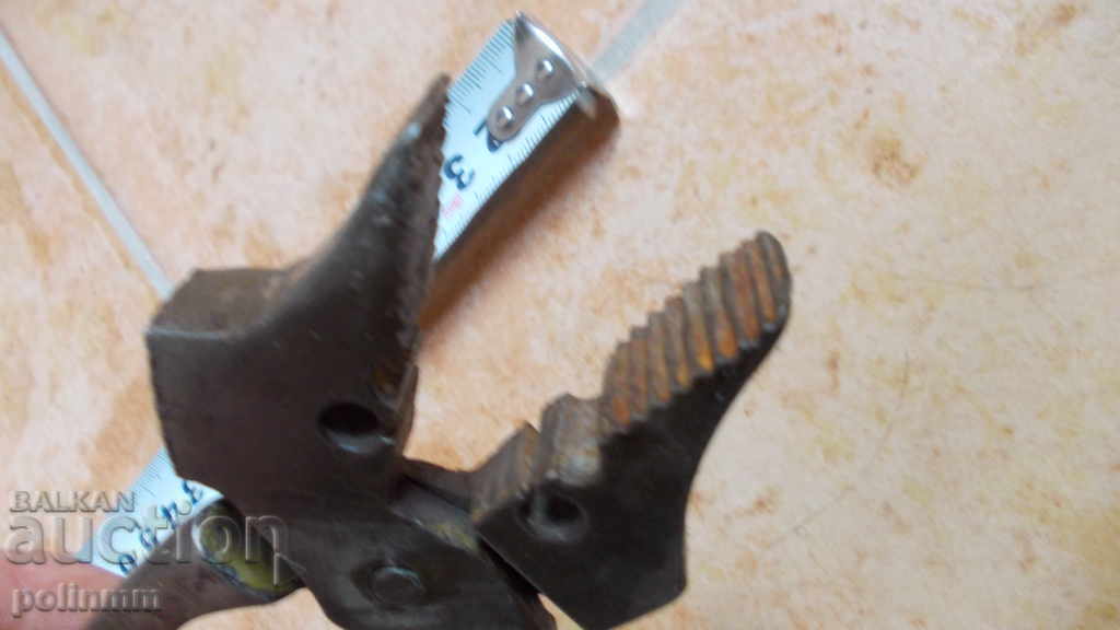 Auction Old shoe pliers - 4 Auction Old shoe pliers - 4