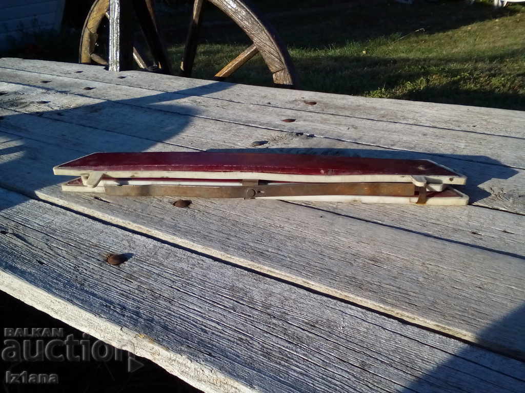 Delivery of Old car emergency triangle Delivery of Old car emergency triangle