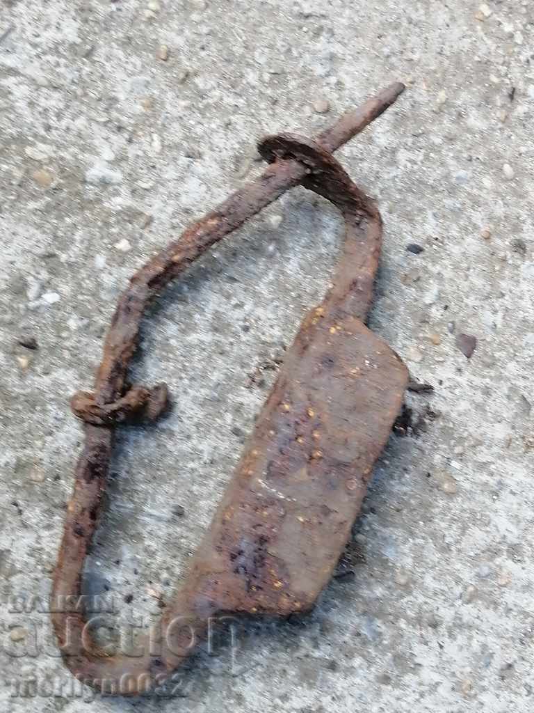 Old Ottoman padlock early 19th century with price 79.00 BGN | € 40.39 Old Ottoman padlock early 19th century with price 79.00 BGN | € 40.39