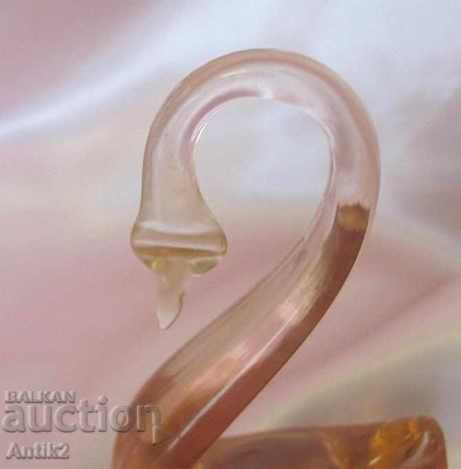 Delivery of Old Crystal Glass Figure-Swan Delivery of Old Crystal Glass Figure-Swan