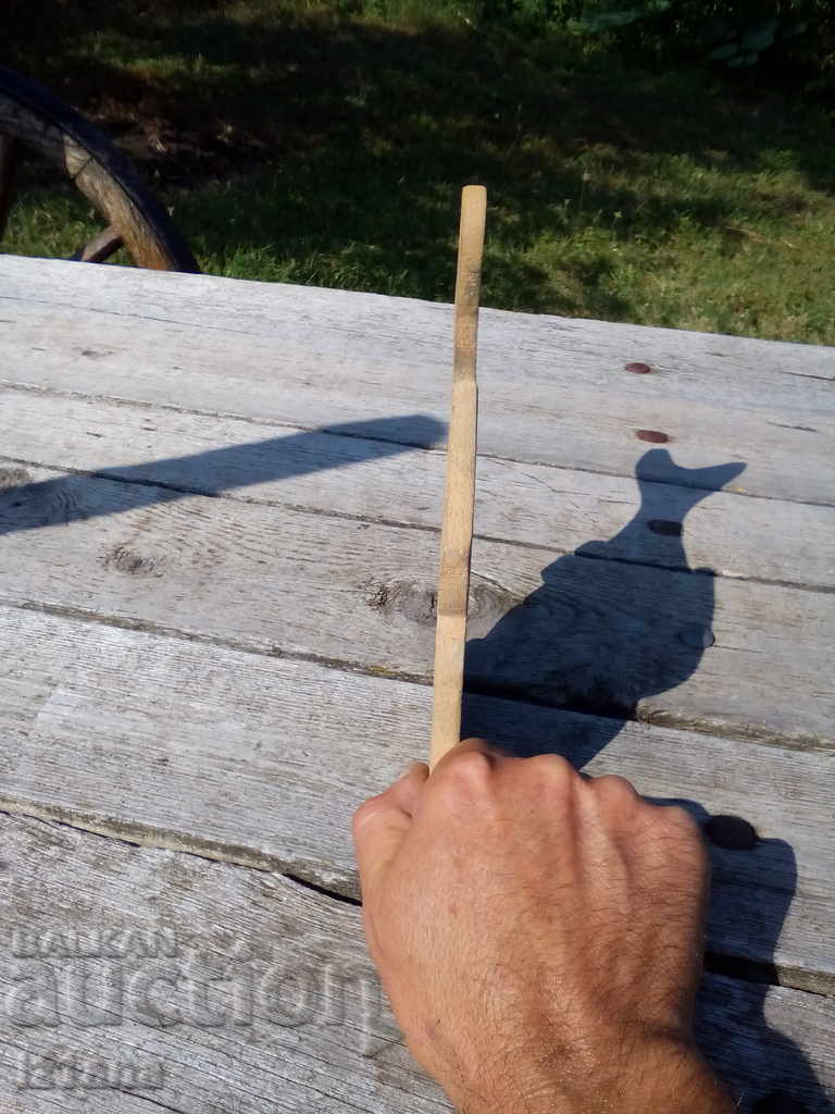 Livrarea Masă de tăiat veche Livrarea Masă de tăiat veche