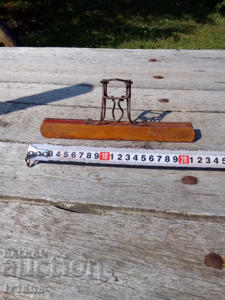 Old clothes hanger - 5