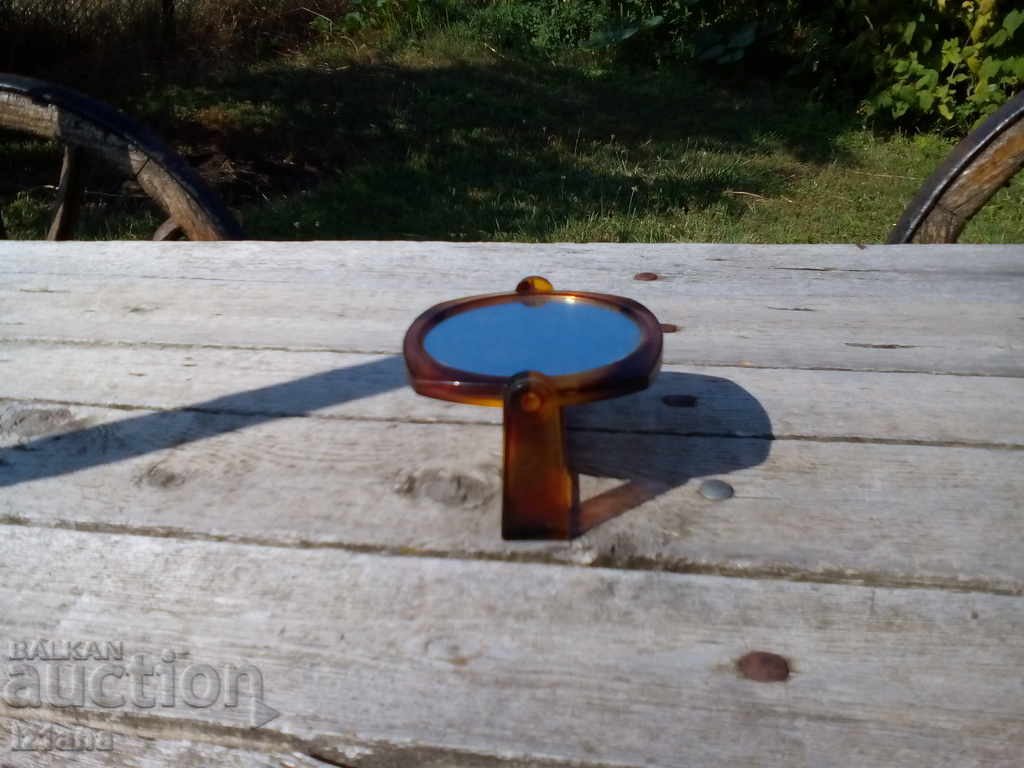 Auction An old mirror, a mirror Auction An old mirror, a mirror