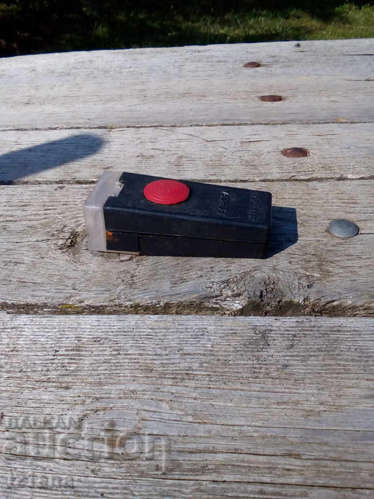 Auction An old lantern, a Venus lantern Auction An old lantern, a Venus lantern