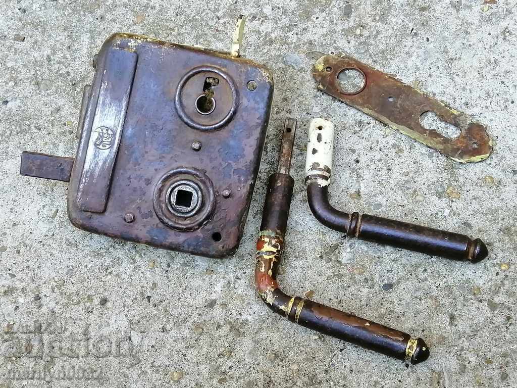 Old lock without key, latch, 1930s, WORKS - 7 Old lock without key, latch, 1930s, WORKS - 7