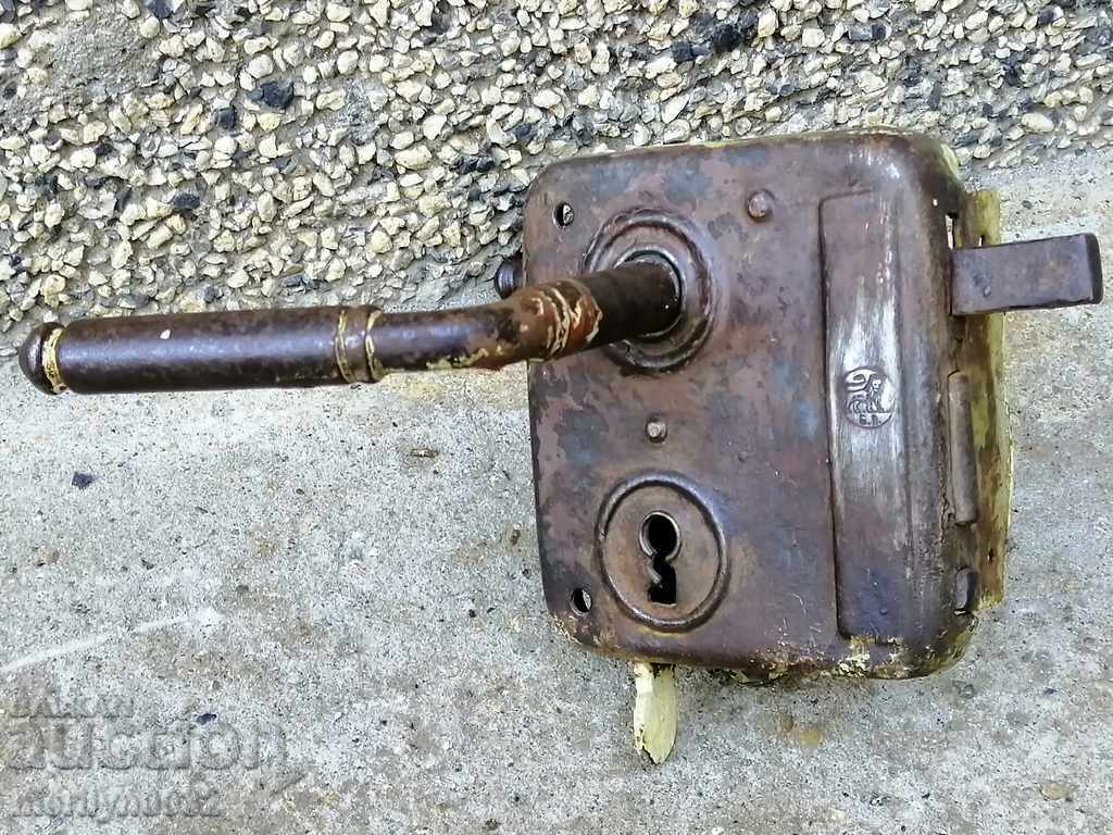 Old lock without key, latch, 1930s, WORKS Old lock without key, latch, 1930s, WORKS
