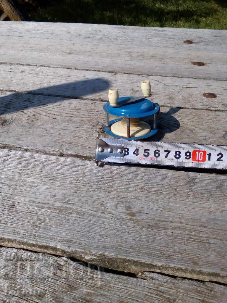 Auction  Old fishing reel