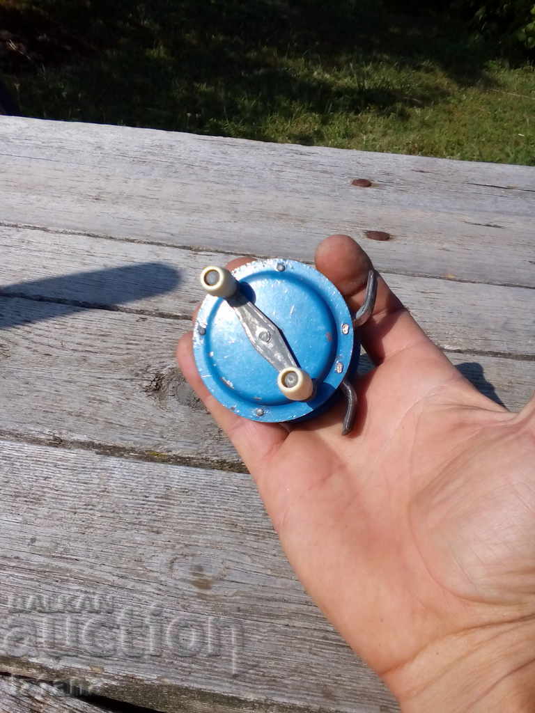 Delivery of Old fishing reel