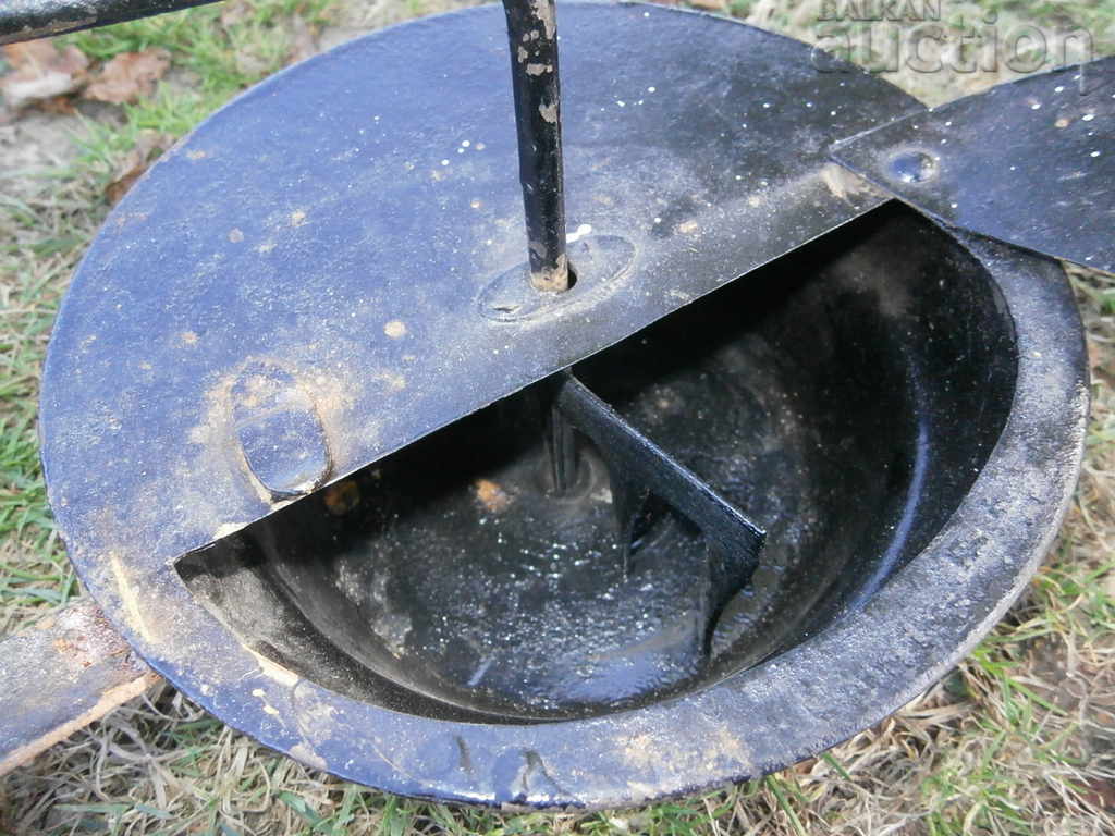 Auction old primitive coffee roasting machine Auction old primitive coffee roasting machine