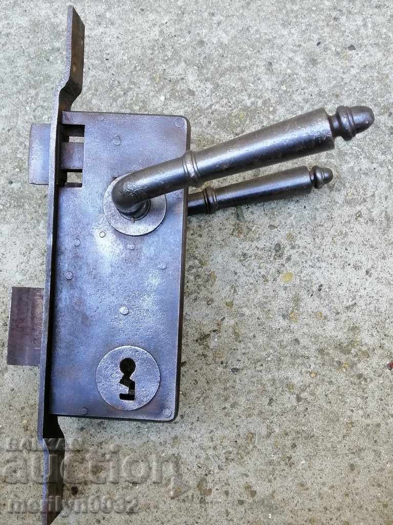 Παλαιό κλειδί HUGE κλειδαριάς, μανδαλώστε τα τέλη του 19ου έως τον 20ό αιώνα