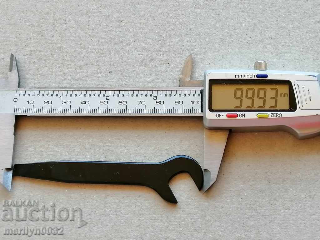 Delivery of Part, detail key screwdriver from the PIU of the SVT Delivery of Part, detail key screwdriver from the PIU of the SVT