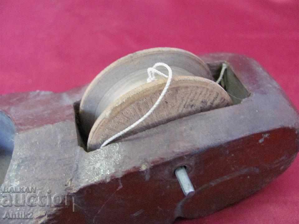 Delivery of 18th Century Weaving loom