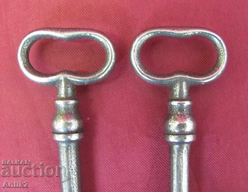Auction  19th century 2 pieces Keys