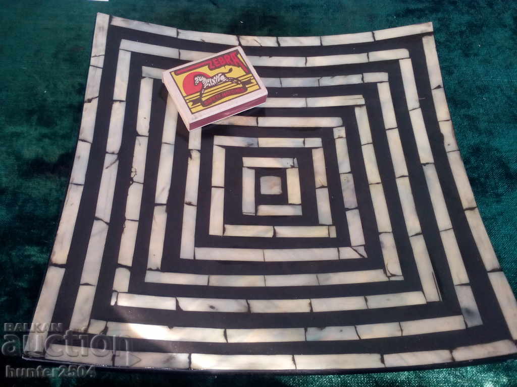 Delivery of Bamboo set with mother-of-pearl 3 vessels. Magnificent. Japan? Delivery of Bamboo set with mother-of-pearl 3 vessels. Magnificent. Japan?