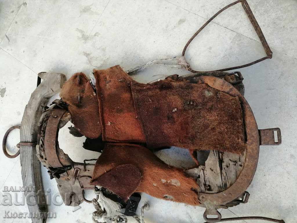 Auction  OLD SAMAR RIDING saddle