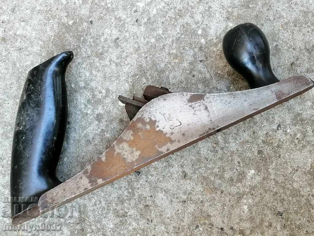 Old working grater with price 49.00 BGN | € 25.05 Old working grater with price 49.00 BGN | € 25.05