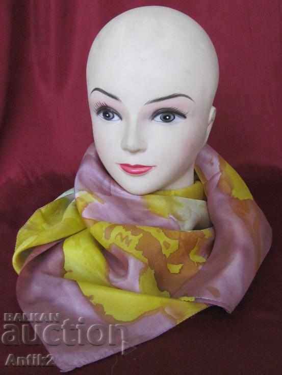 70s μαντήλι αστέρων μεταξωτών γυναικών με τιμή 60.00 BGN | € 30.68 70s μαντήλι αστέρων μεταξωτών γυναικών με τιμή 60.00 BGN | € 30.68