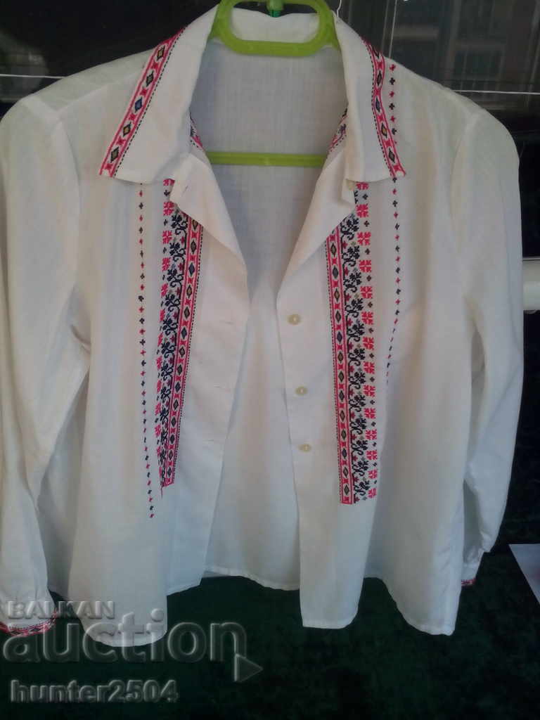 Blouse, mid-century, fine cotton with embroidery. Size 36-40